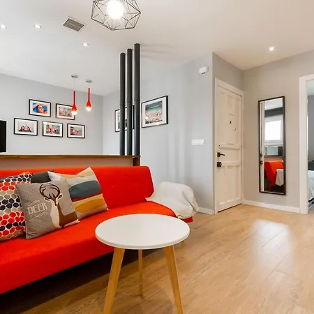 Armas 44 - Apartamento De 2 Dormitorios, Moderno Y Céntrico, Sin Ascensor Y Con Posibilidad De Garaje Apartamento