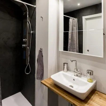 Armas 44 - Apartamento De 2 Dormitorios, Moderno Y Céntrico, Sin Ascensor Y Con Posibilidad De Garaje *